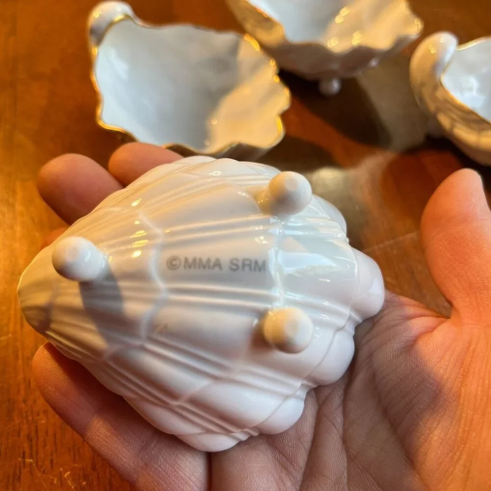 The Met Porcelain Oyster Serving Cups Footed Elegant MMA Party Entertain Serving